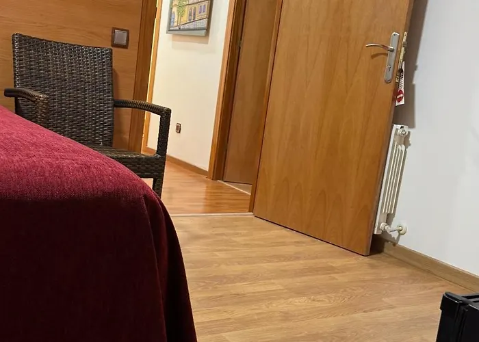 ゲストハウス オスタル マドラソ 3*