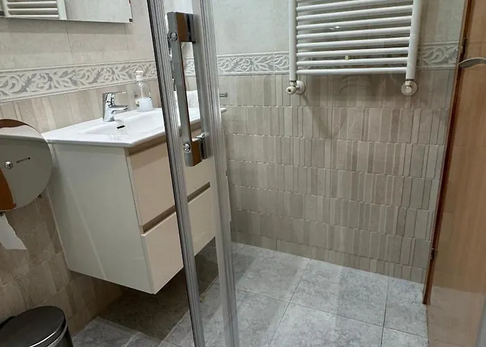 Konukevi Madrazo 3*